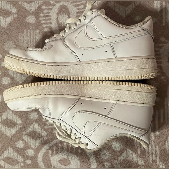 Women’s Nike AF 1 - Picture 5 of 7